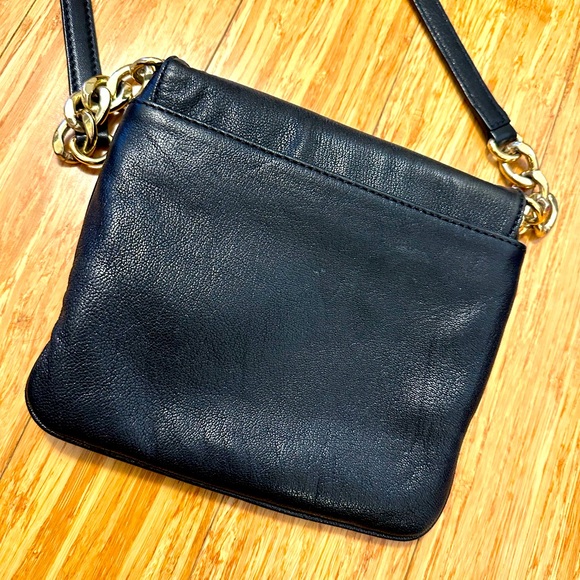 Black and gold Michael Kors purse - Picture 4 of 5